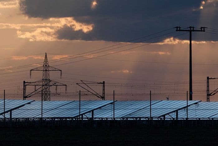 भारत ने 2025 में रिकॉर्ड सौर क्षमता जोड़ी